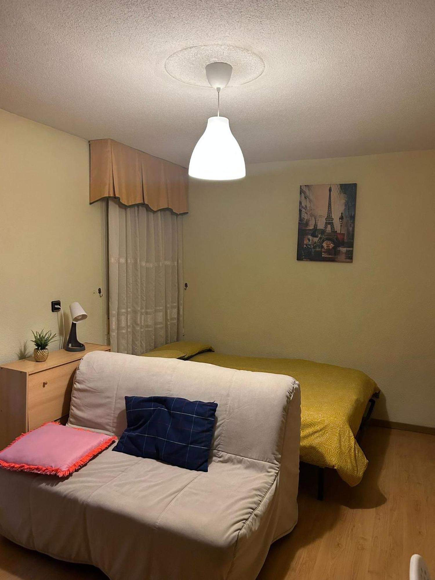Amplia Habitacion En Buena Ubicacion Madrid Exteriér fotografie